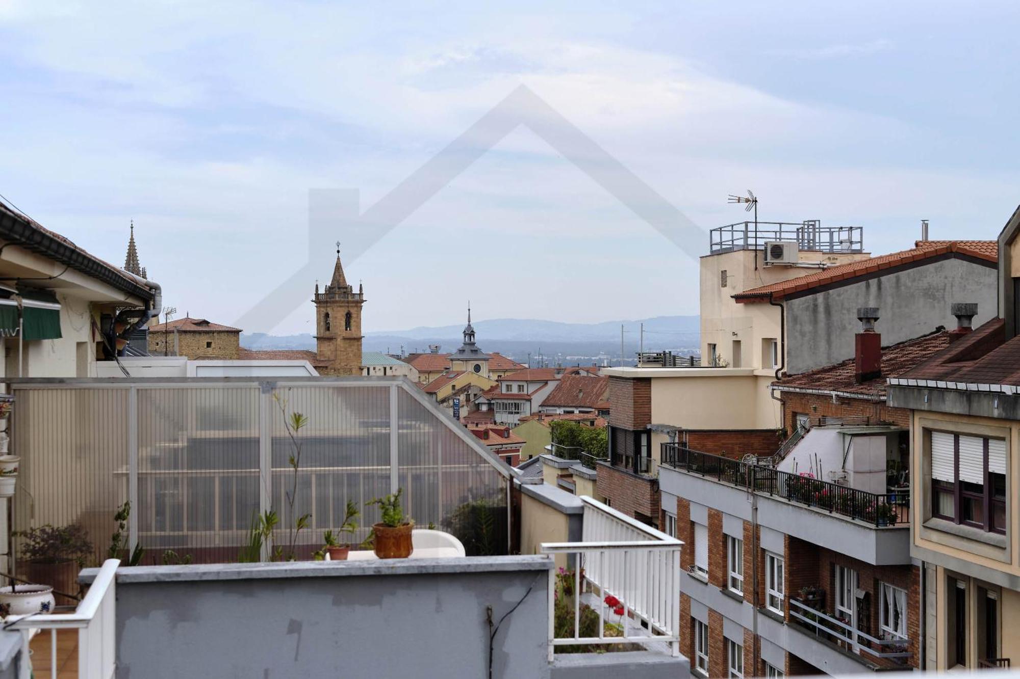 Atico Quintana I - Con Terraza, Vistas A La Ciudad, En El Centro, Con Wifi Y Garaje Apartment Oviedo Bagian luar foto