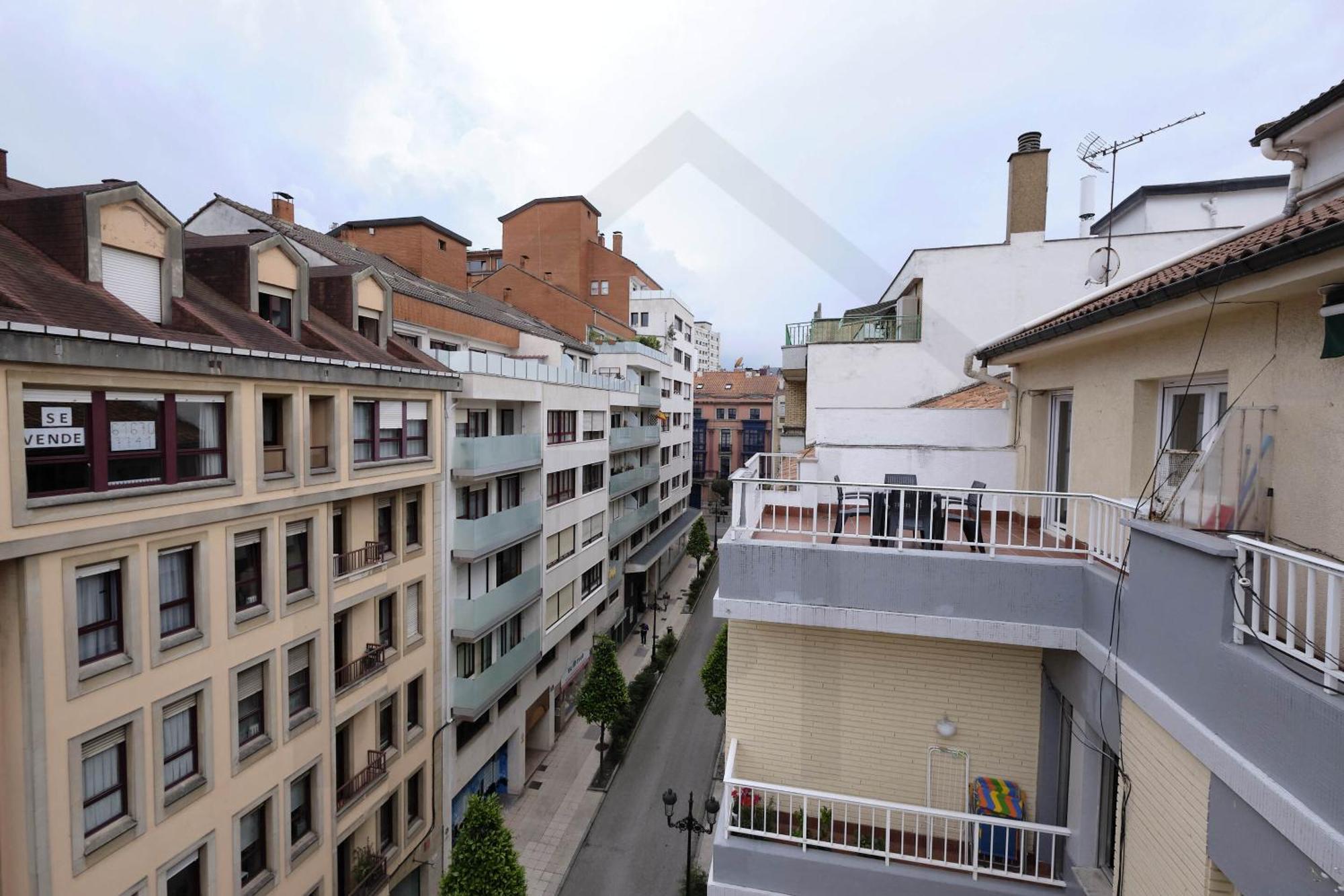 Atico Quintana I - Con Terraza, Vistas A La Ciudad, En El Centro, Con Wifi Y Garaje Apartment Oviedo Bagian luar foto